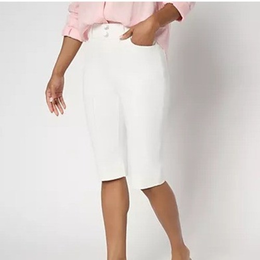 Denim & Co Womens 16 White Classic Stretch Double Button Bermuda Short A686923